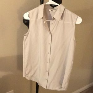 Light grey collared sleeveless blouse UNIQLO